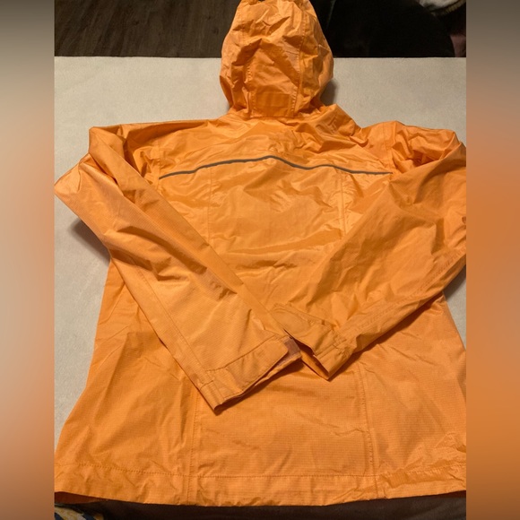 Patagonia rain jacket - Picture 9 of 9